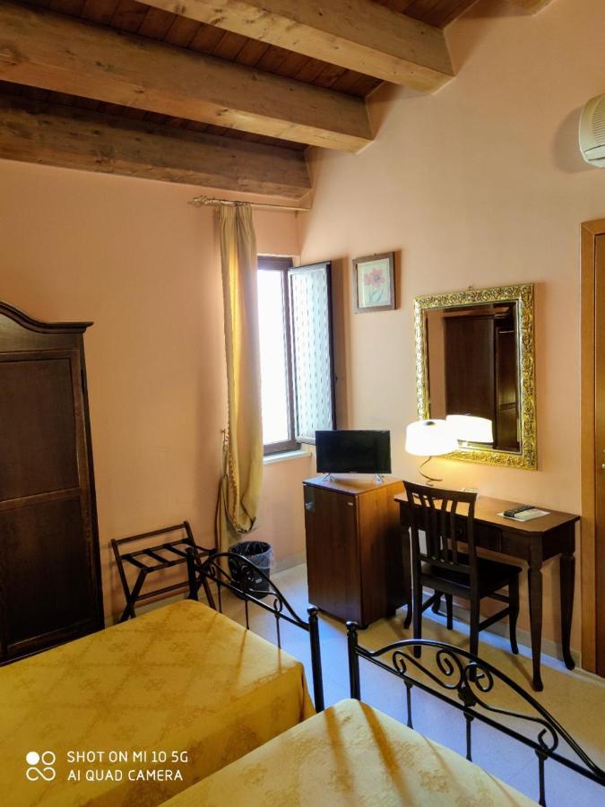 シラクーサ ソレッラ ルナ Bed & Breakfast エクステリア 写真
