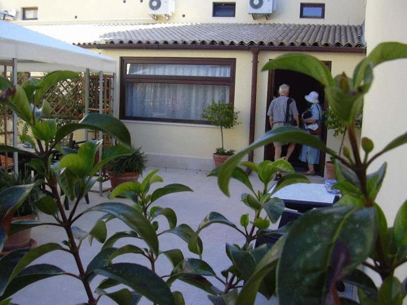 シラクーサ ソレッラ ルナ Bed & Breakfast エクステリア 写真